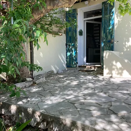 Maisonnette Avec Terrasse Et Patio A Cassis Exterior photo